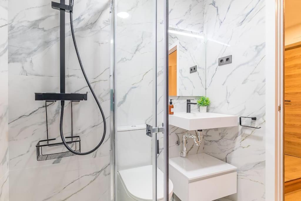 Apartamento Reformado Y Tranquilo Junto A Gran Via مدريد المظهر الخارجي الصورة